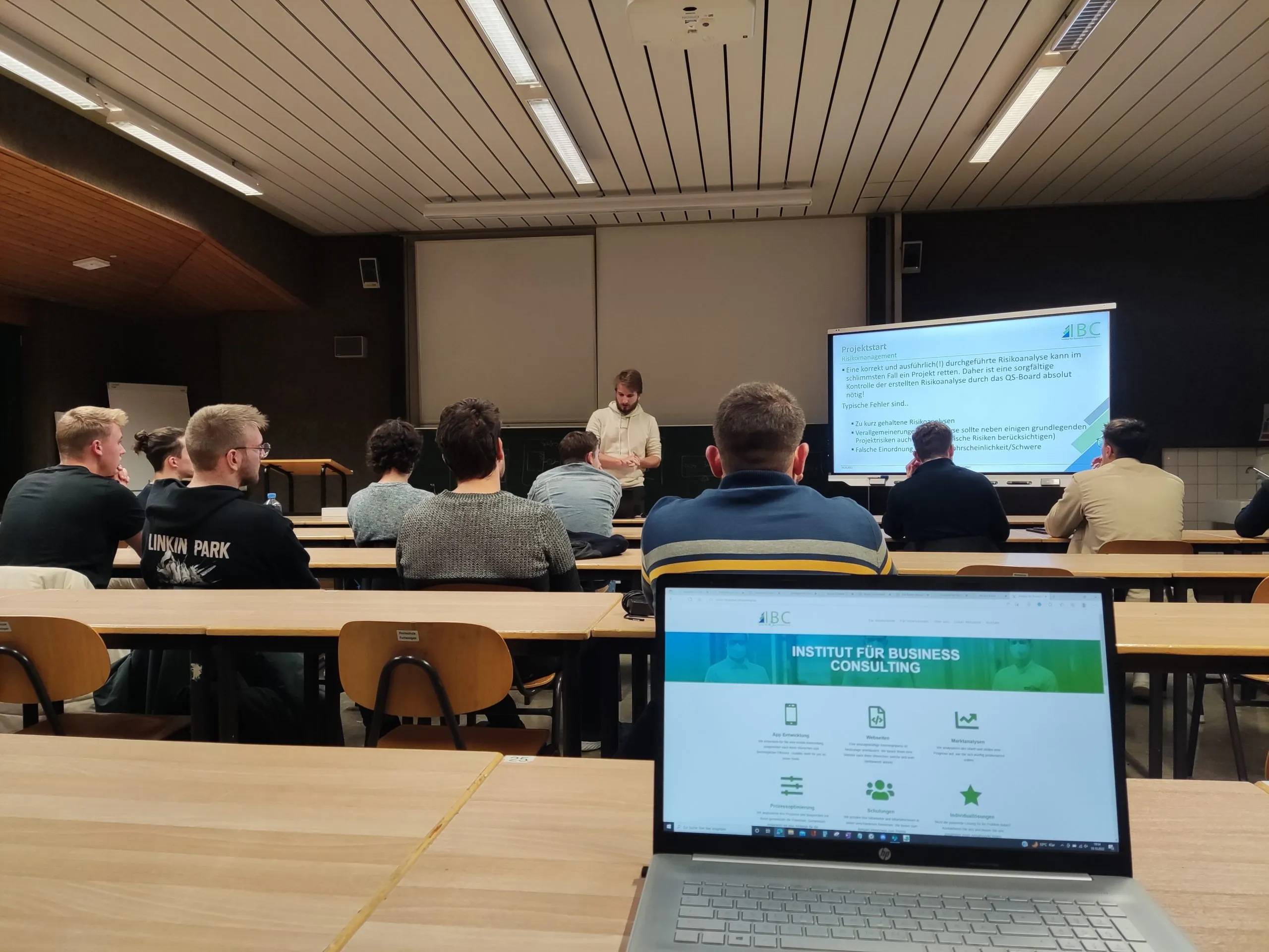 Weiterbildung und Seminarsituation mit Teilnehmern